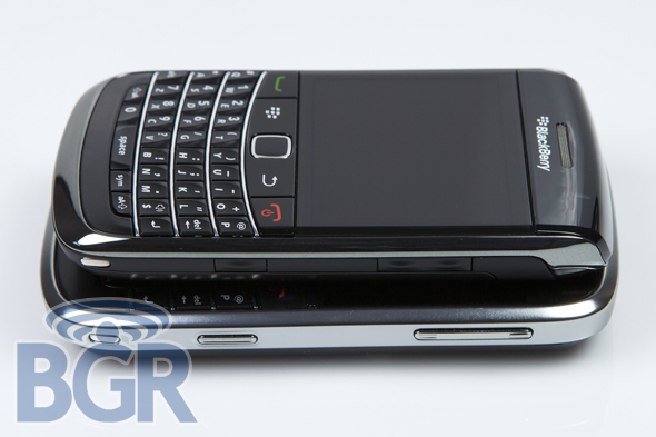 blackberry bold 2. lackberry-old-9700-vs-9000-2