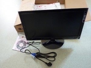 Déballage et photos de l’écran LG 23 pouces 58 cm W2340 Wide LCD Monitor