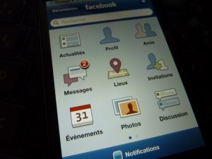 Facebook serait secrètement en train de concevoir un smartphone