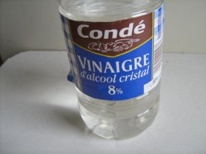 Le vinaigre blanc peut remplacer l’assouplissant et l’anti-calcaire : c’est trois fois moins cher !