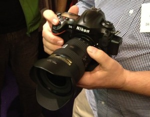 Nikon présente son D4 comme le fleuron de ce qui peut se faire en terme de photo tout en rattrapant son retard en terme de vidéo