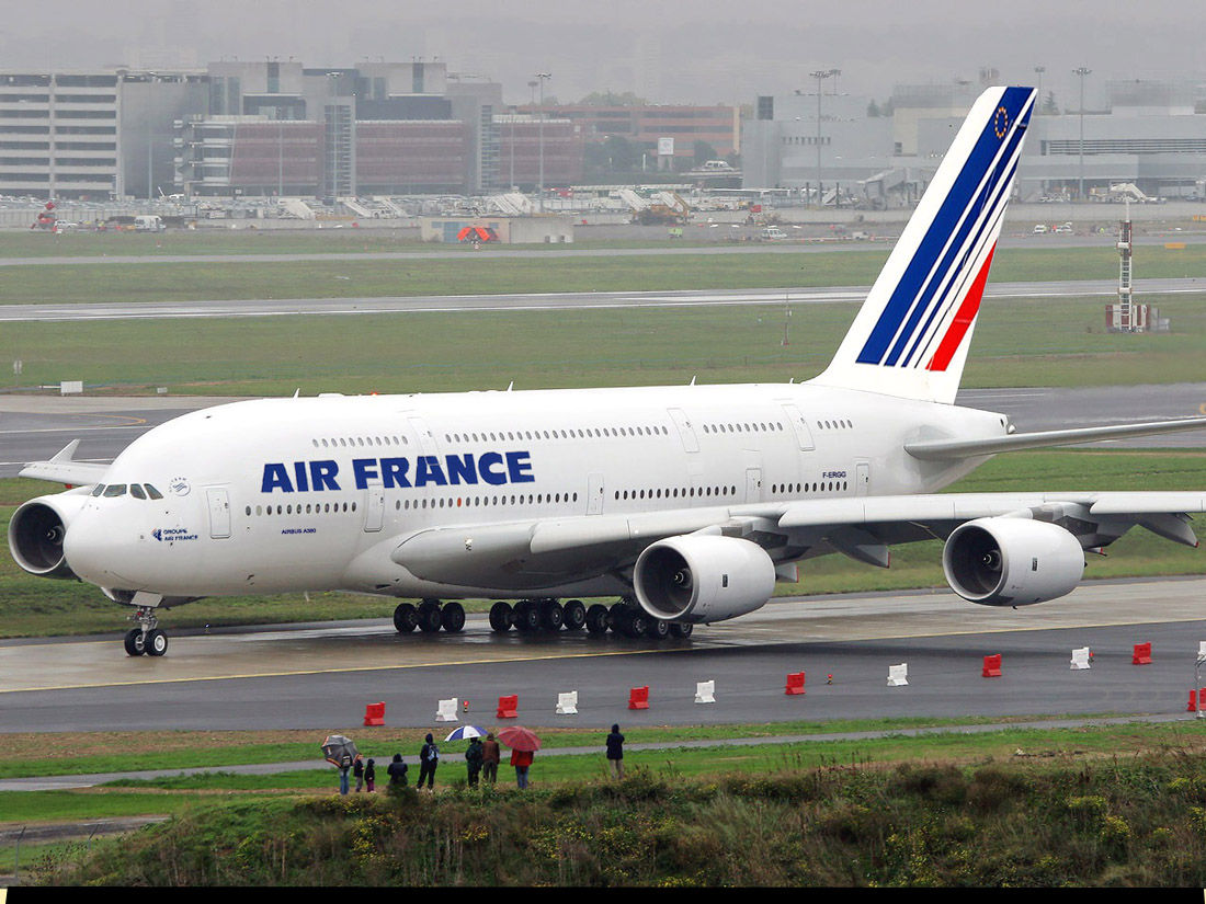 Airbus-A380-Air-France-1.jpg