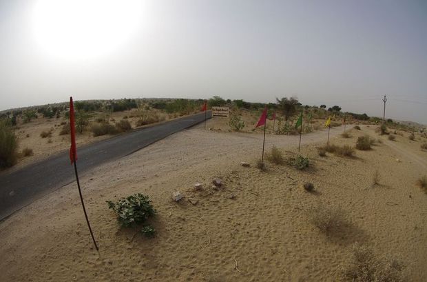 2014-03-11 Inde Jaisalmer Dunes Barna