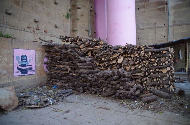 2014-03-21 Inde Varanasi Ghats Cremation Manikarnika