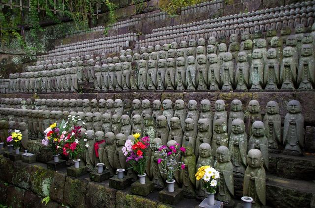 Japon - Kamakura temple Hase Dera Statues Jizo