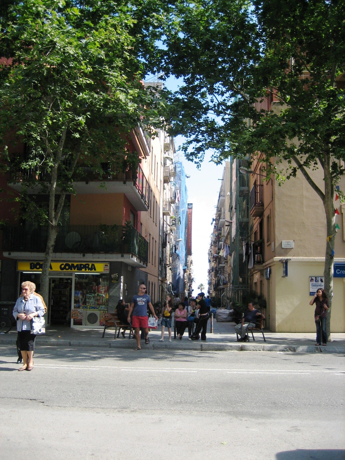 Rue touristique du quartier de Barcelone : La Barceloneta